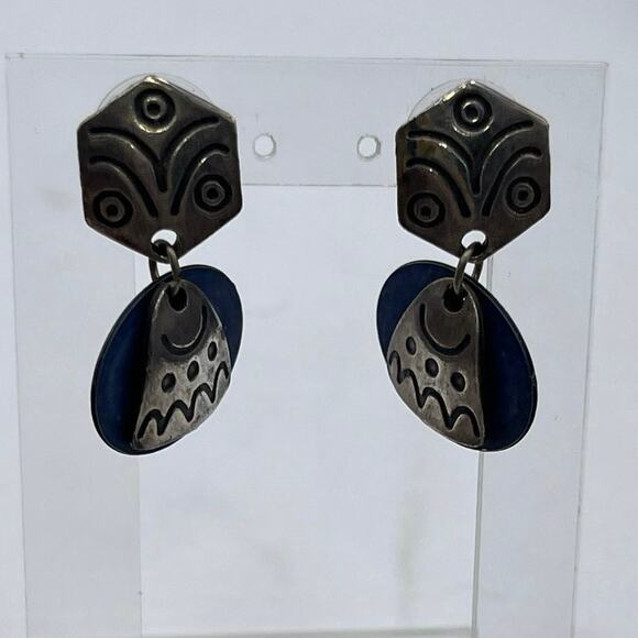 NP Newpro Vintage Mixed Metals Silver Pewter and Blue Enamel Dangle Earrings - Picture 3 of 15
